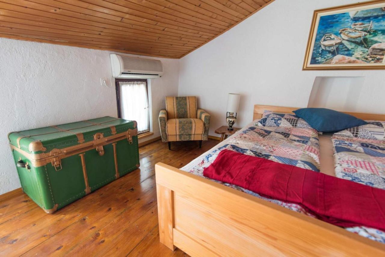Ferienwohnung Rustica Vrbnik  Exterior foto